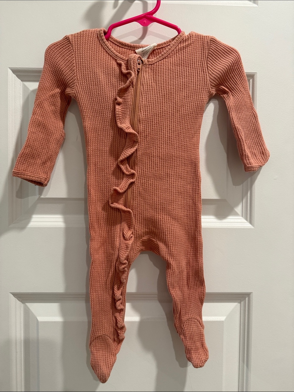 SPEARMINTLOVE Organic Waffle Ruffle Footie- Rose